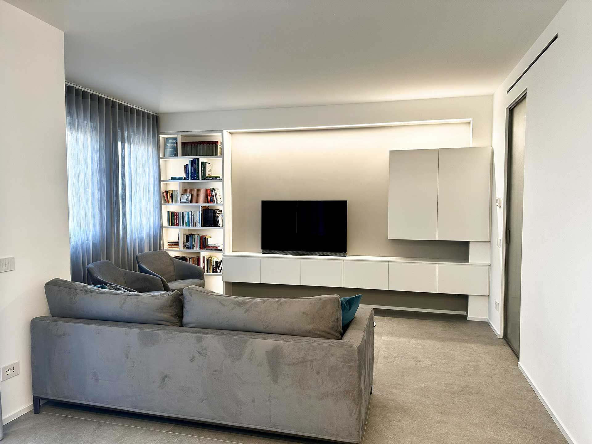 SALOTTO ACCOGLIETE ED ESSENZIALE